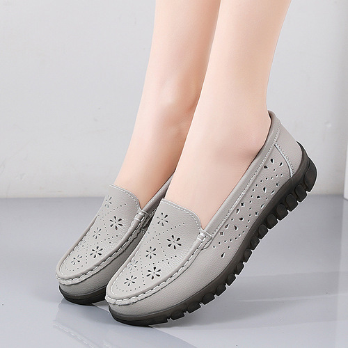 Summer Mother Shoes Casual Comfortable Outdoor Slip-Resistant Soft Sole Flat Shoes with Openings Cowhide Lazy Girl Shoes