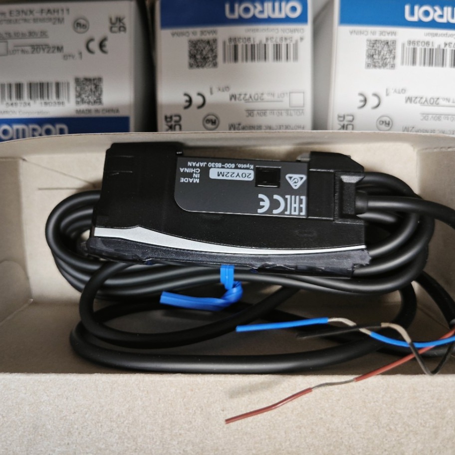 全新原装日本OMRON欧姆龙 光纤放大器智能数字传感器E3NX-FAH11