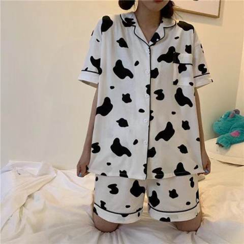 Pijamas de manga corta de verano de dibujos animados de las mujeres de estilo coreano vaca suelta ins estilo wechat celebridad en línea de dos piezas ropa para el hogar
