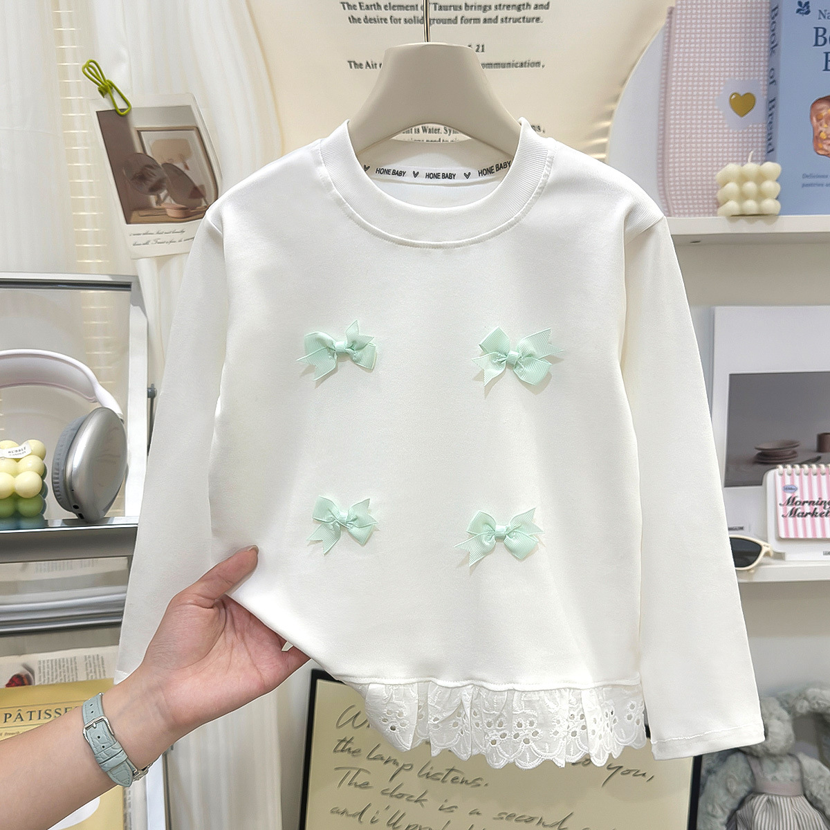 Nuevas chicas de primavera y otoño dopamina de manga larga moda lindo lazo de encaje dobladillo elegante blusa de cuello redondo
