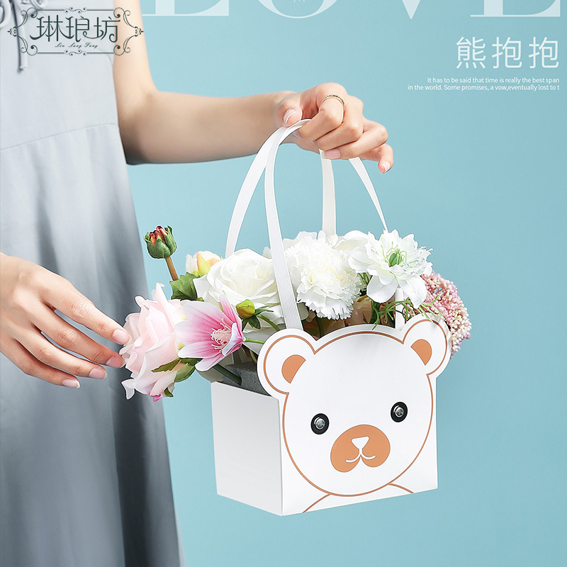 Oso caja portátil flor regalo embalaje caja de flores diseño floral bolso de mano dibujos animados oso abrazo 4