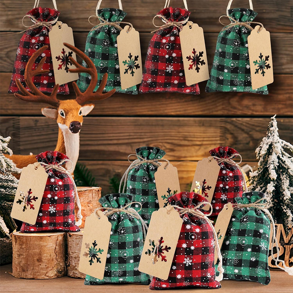 新款圣诞格子布束口袋套装现货批发棉麻红黑格子礼品袋糖果抽绳袋