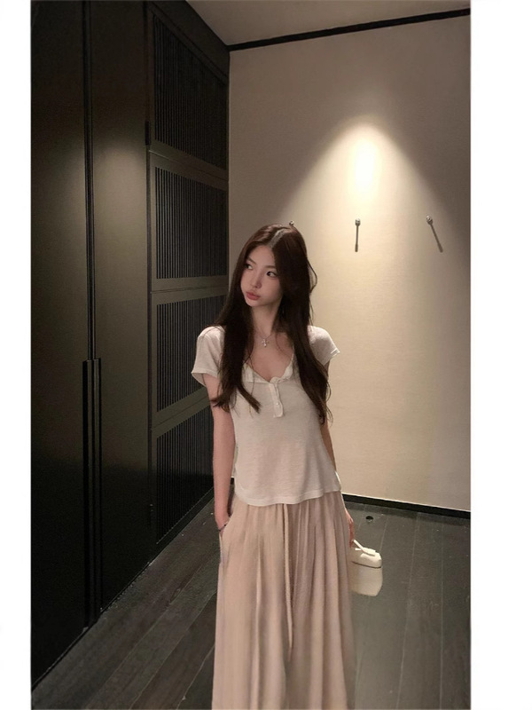 リラックスしたオールドマネースタイルの薄手の微透けショートボタントップ夏ユニークで美しいピンチウエスト右肩半袖Tシャツ女性用|undefined