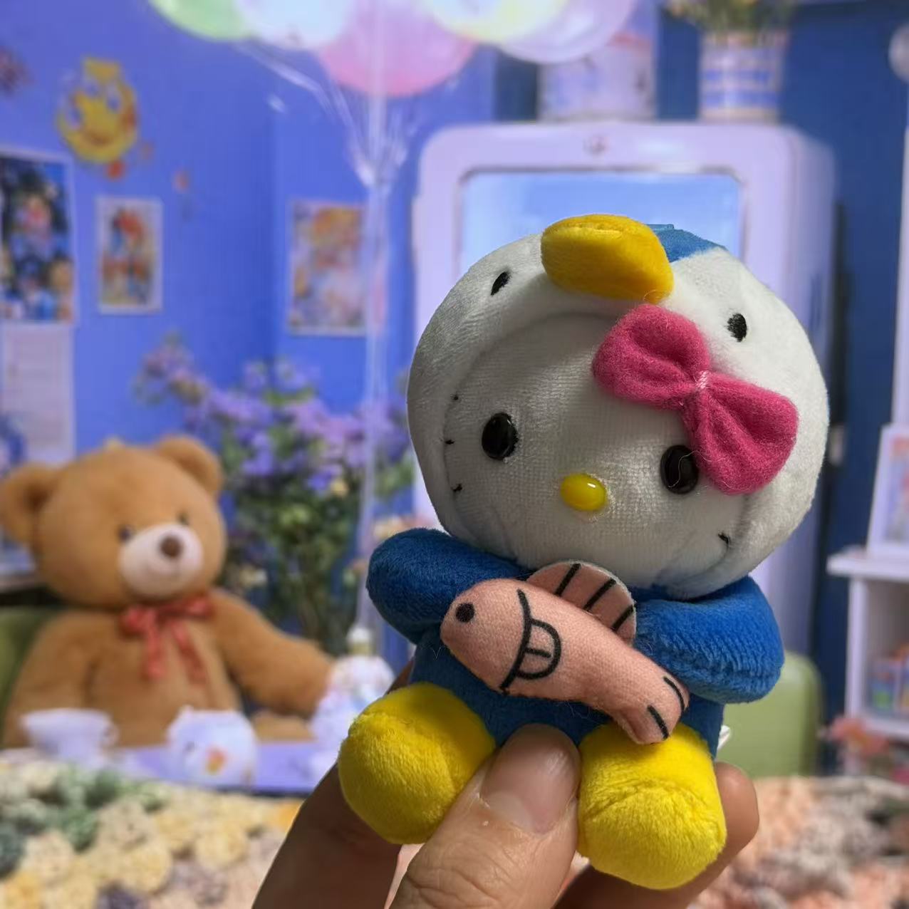 黒麦わら帽子キティ帽子ベビーペンダントラブバックル人形人形かわいいヘップバーンスタイルペンダントキーホルダー