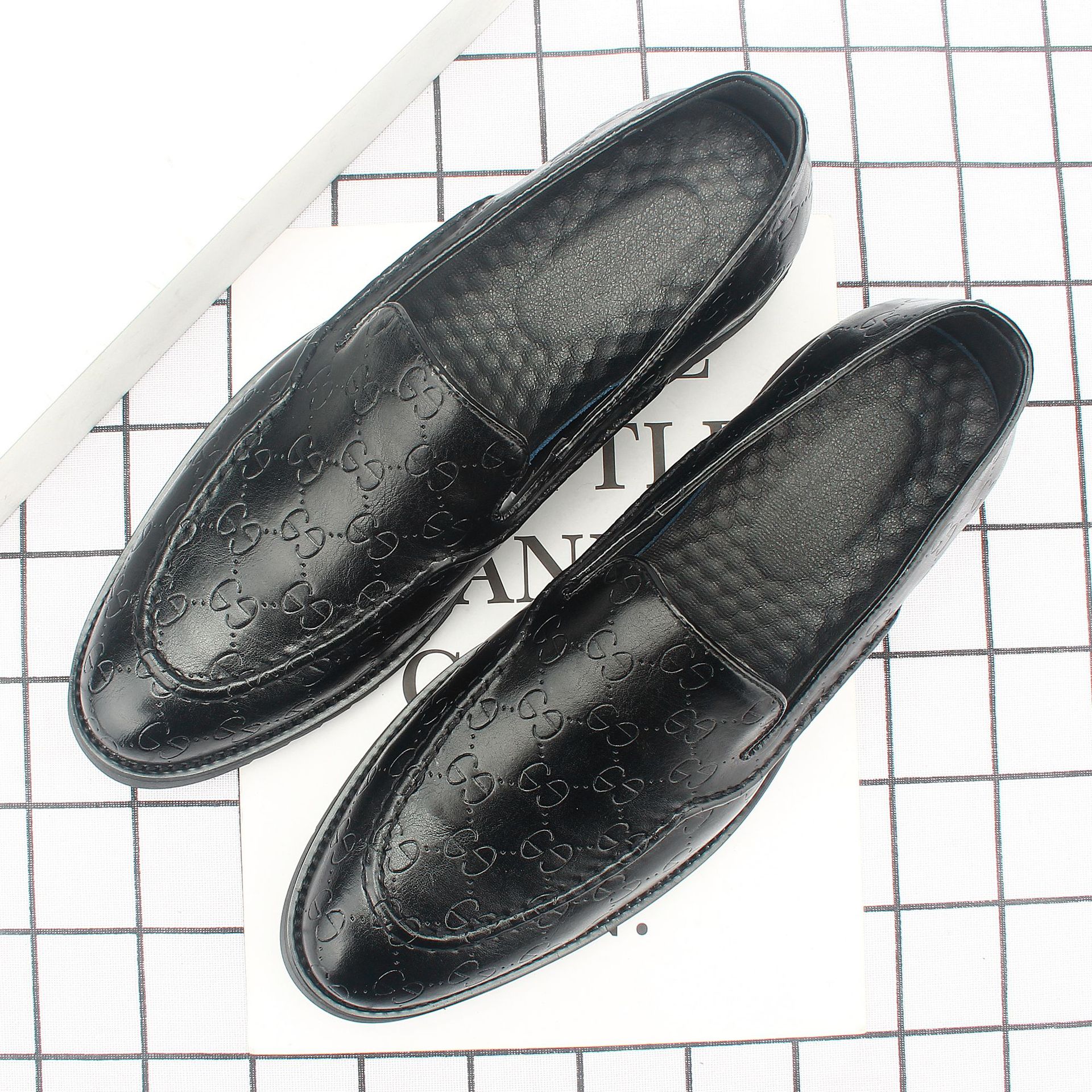 ��ʿƤЬ�׽Ŷ���Ь����СƤЬ�к���һ�ŵ�Ӣ�׷������ָ�Ь231