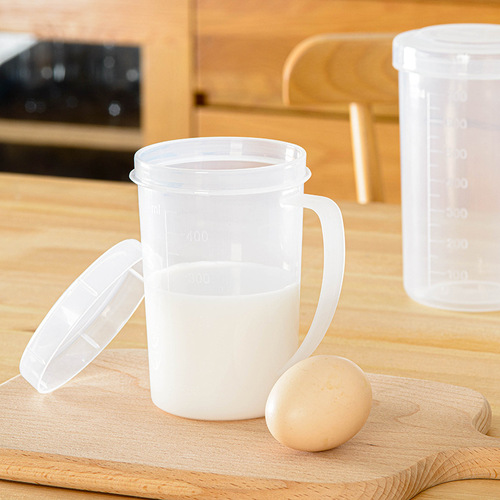 带刻度牛奶杯 带盖冲奶粉水杯 微波炉加热早餐杯 塑料带柄喝奶杯