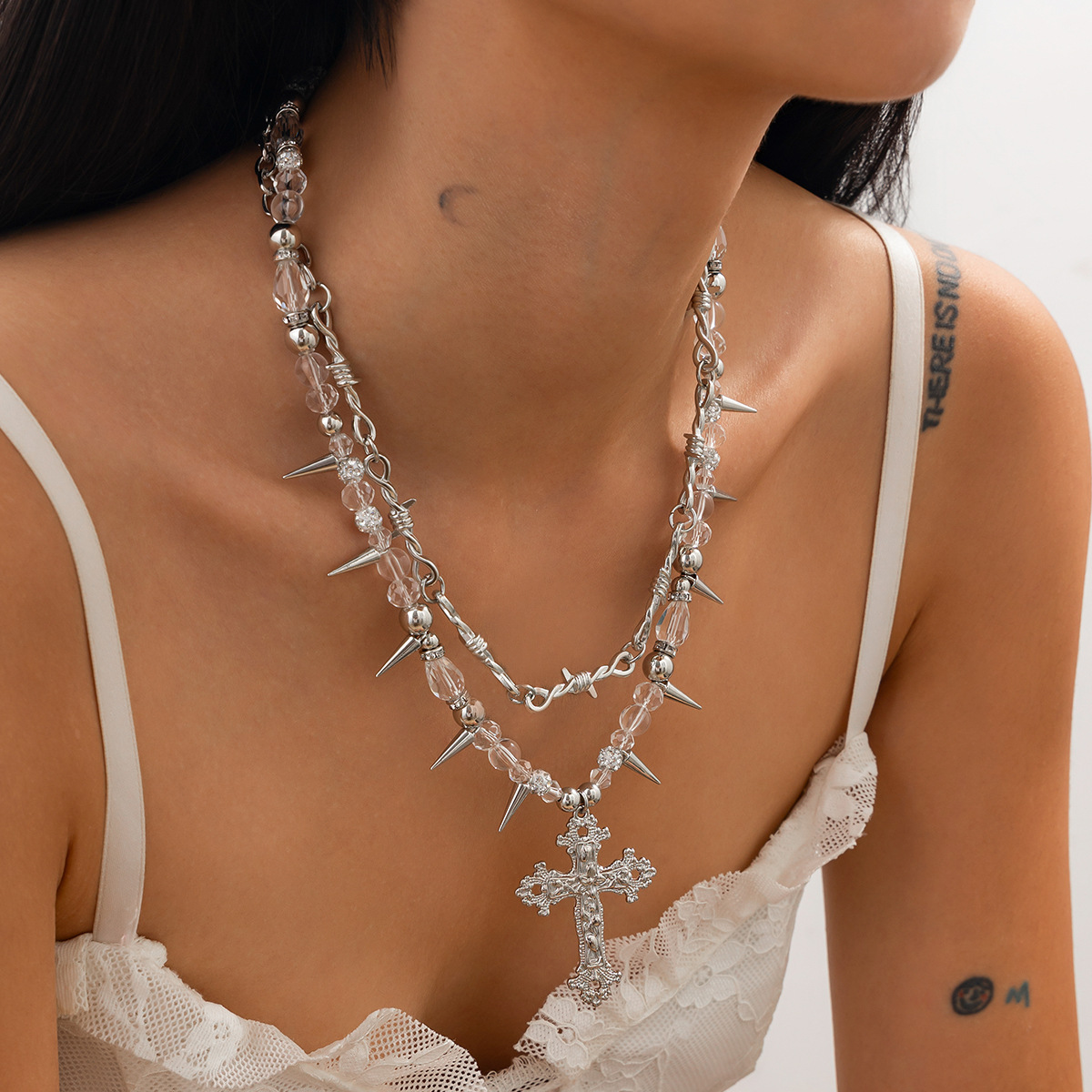 Cold And Dark Style Cross Alloy Pendant Necklace Personalized Rivet Crystal Pendant Necklace_voghion.com