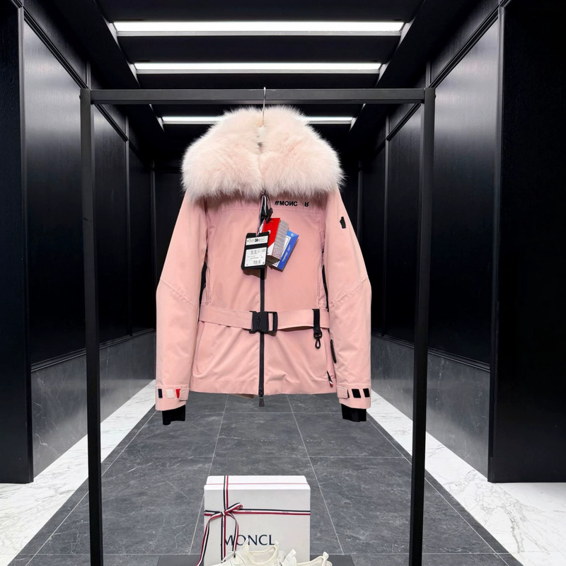 High-quality, authentic Mengjia high-end Black Label series women's snow-proof, warm, large fur collar ski down jacket High-quality, authentic Mengjia high-end Black Label series women's snow-proof, warm, large fur collar ski down jacket