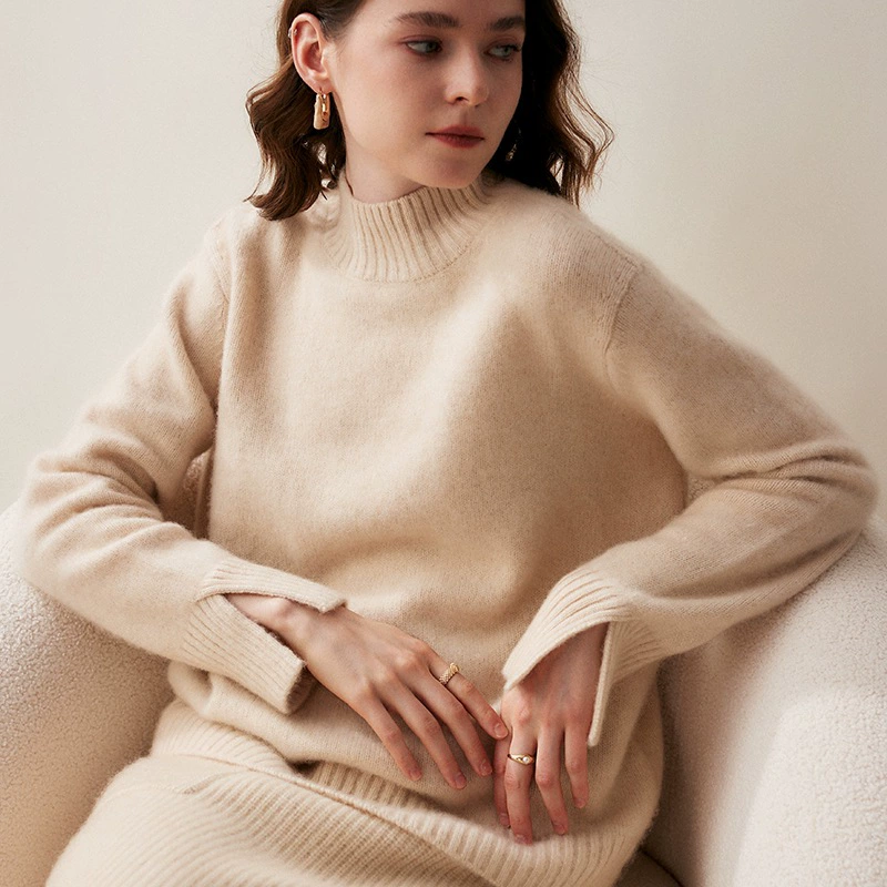 Кашемир 2023 осенне-зимний новый женский свободный утолщенный свитер с коротким рукавом и высоким воротником с разрезом и основанием для женщин