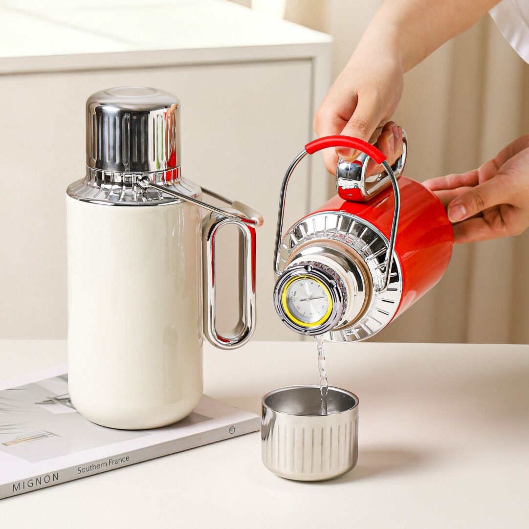 Mechanical capacious teapot