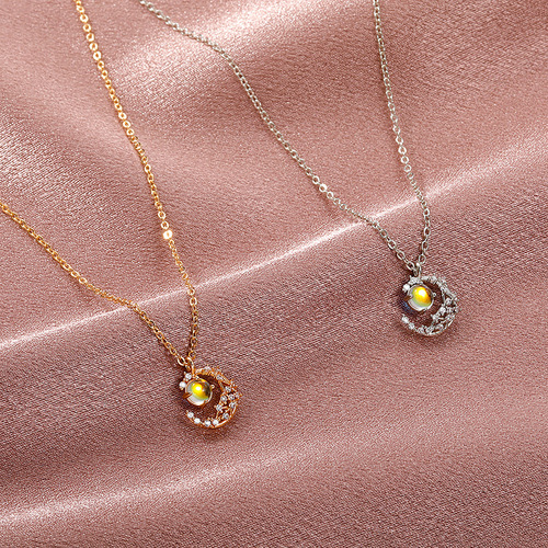 European and American moonstone pendant pendant necklace forest style simple moon clavicle chain ins style internet celebrity sweater chain wholesale