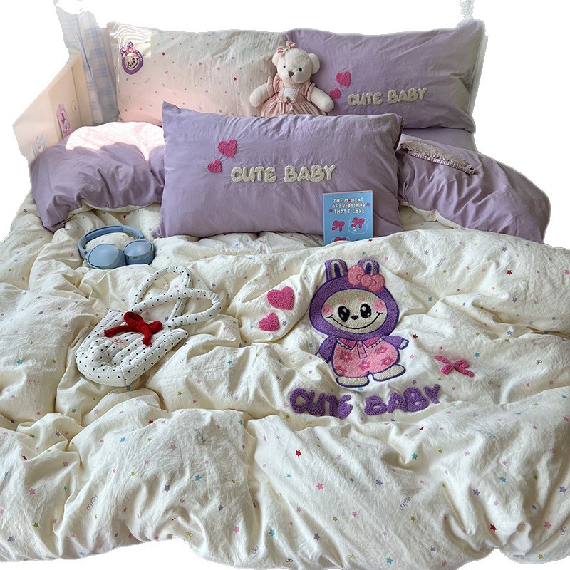 Toallas de algodón lavados con agua bordadas cuatro piezas juegos de estudiantes de tres piezas juegos de dormitorios de chicas fábrica de dibujos animados al por mayor
