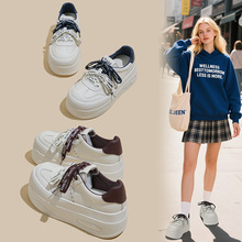 发泡底小白鞋女2025秋季新款鞋子女鞋百搭休闲单鞋厚底增高花鞋带