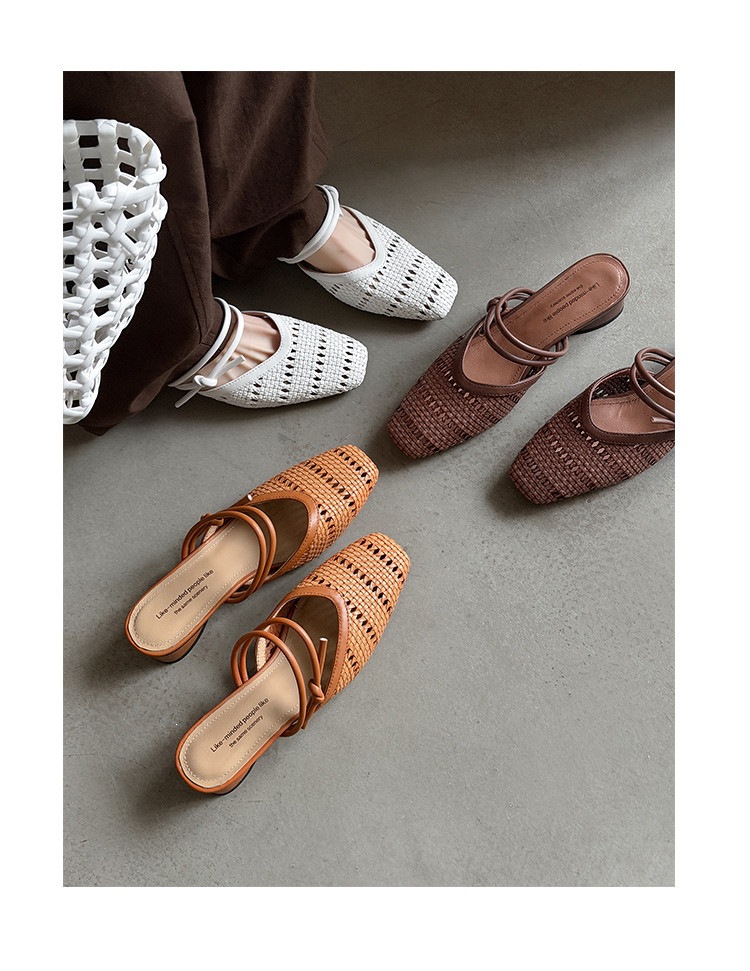 Dép sandal nữ da cừu mũi vuông gót thấp quai chữ V phối màu — màu nâu, Màu cà phê đậm, màu trắng ngà chi tiết 56