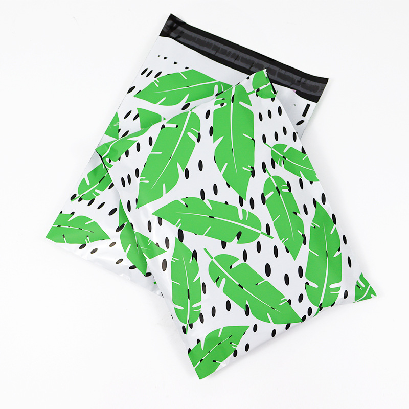 Panda bolsa de entrega impresa logística destrucción bolsa de embalaje colorida bolsa de dibujos animados impermeable gran venta caliente transfronteriza