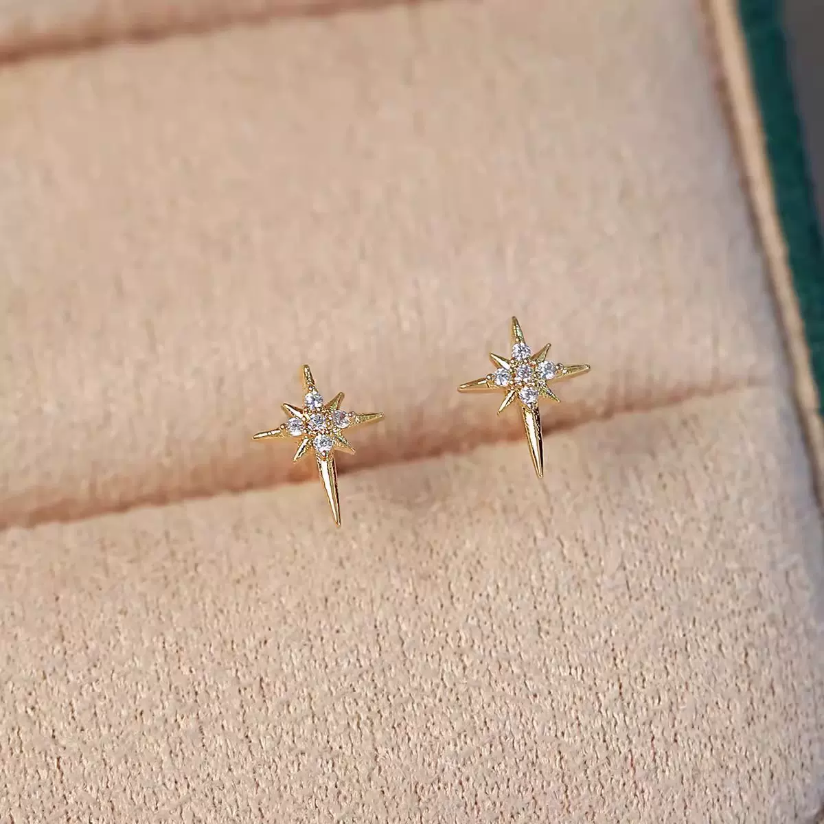 简约八芒星耳钉女生日常小巧精致小众设计百搭时尚2023爆款高级感