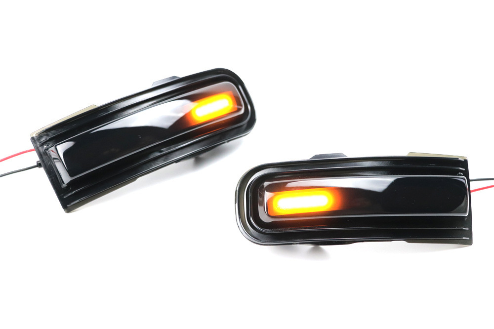 Suitable for Jeep 15-22 Renegade Led Reversing Mirror Rearview Mirror Yellow Light Flowing Water Turn Signal Light