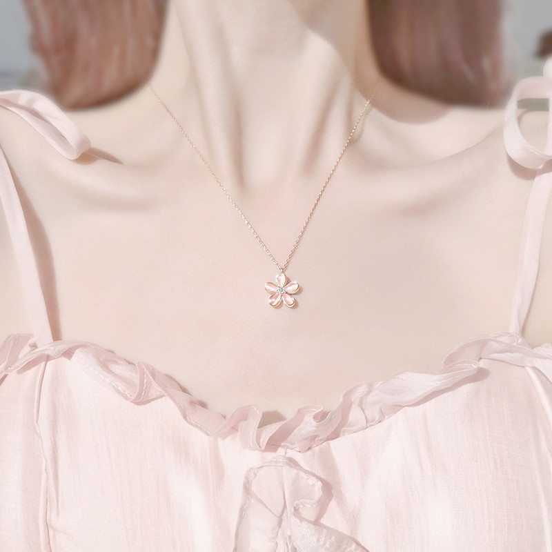 回転可能な桜ピンクペンダントネックレスガールズライト高級ニッチデザインハイエンド鎖骨チェーン誕生日ギフト|undefined