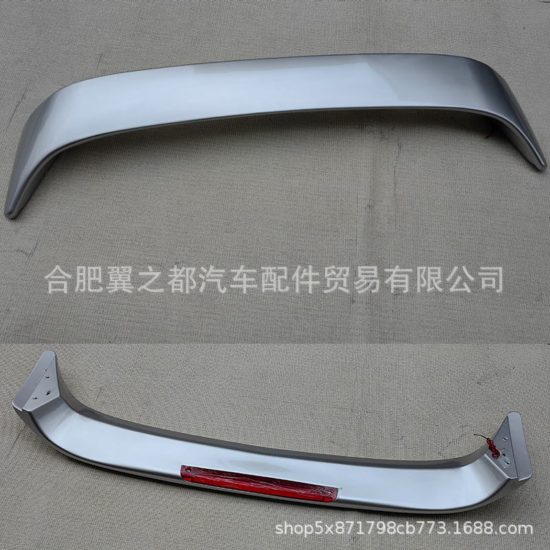 Suitable for 2000-2005 Toyota Camry 2.4 tail modification CAMRY original fixed wing with lights