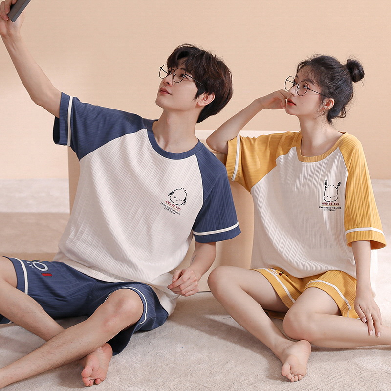 Pajamas de pareja de verano de algodón de verano pantalones cortos de mangas cortas de dibujos animados para hombres nuevos sets de ropa casera para mujeres sin impresión