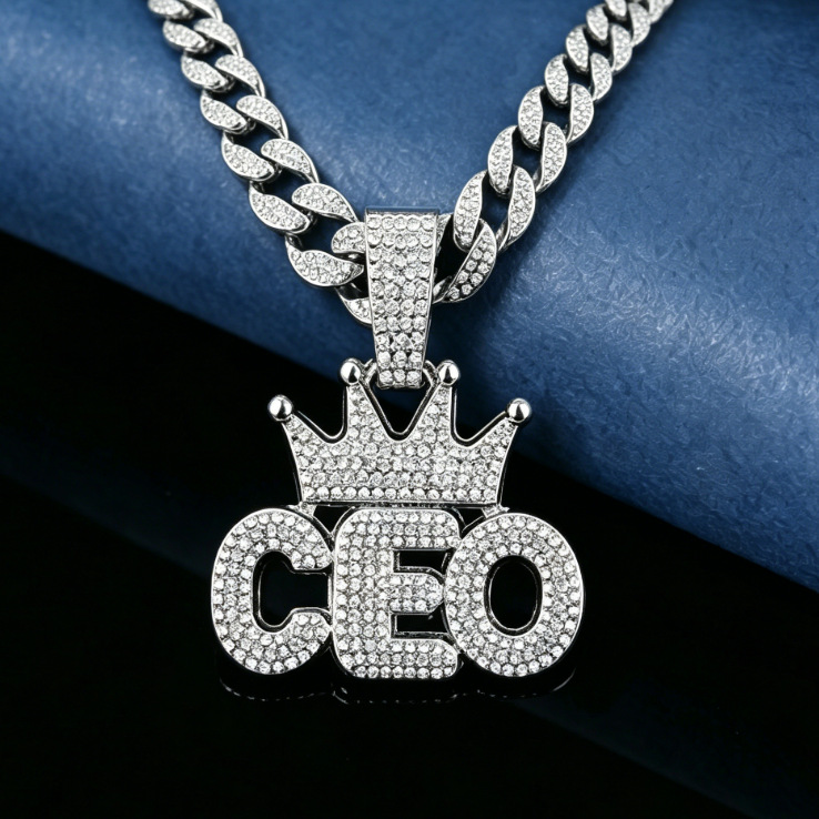 Europa y Estados Unidos Hip-Hop Diamante Colgante de letras Ceo Collar cubano Hip-Hop Hombres Accesorios de discoteca callejera