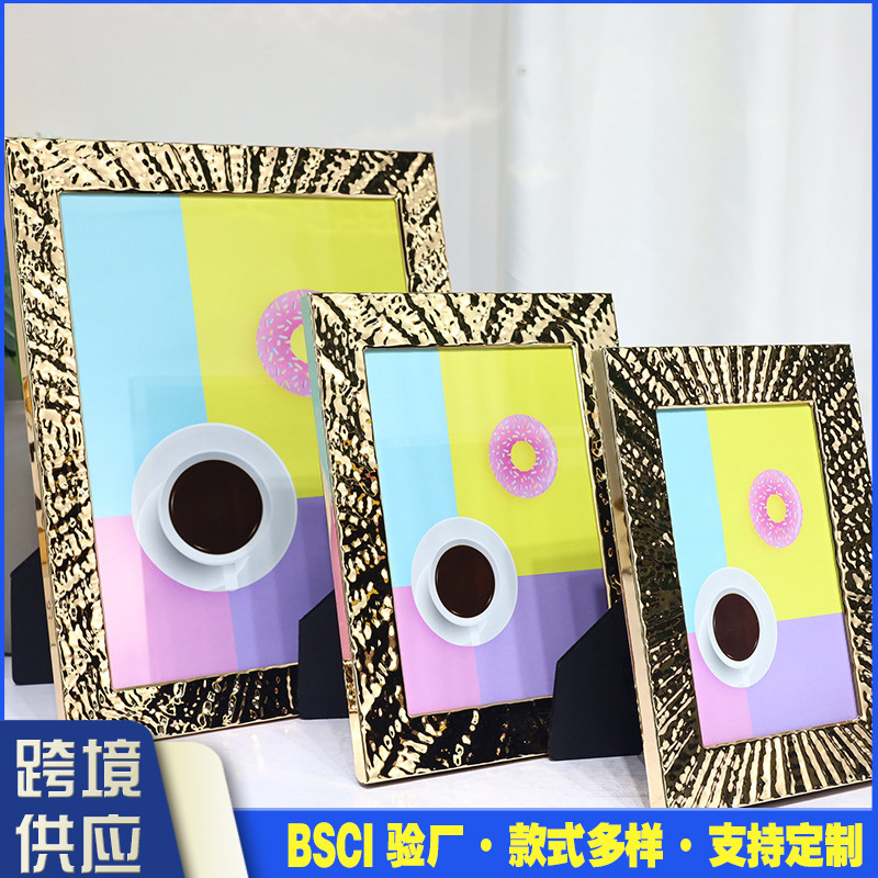 European and American Light Luxury High-End Simple Metal Photo Frame Table Family Ornaments Decoration Photo Frame Factory Direct Sale