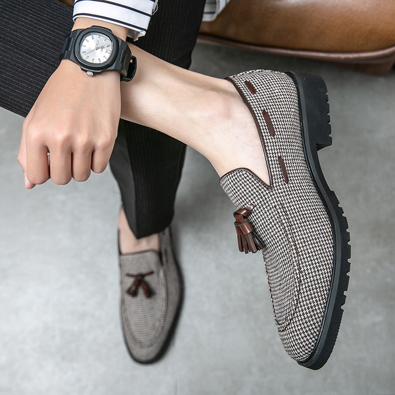 2024 transfronterizos de gran tamaño de negocios casual zapatos de hombre puntuales zapatos de cuero cuadrícula perezoso un pedazo de zapatos de frijoles