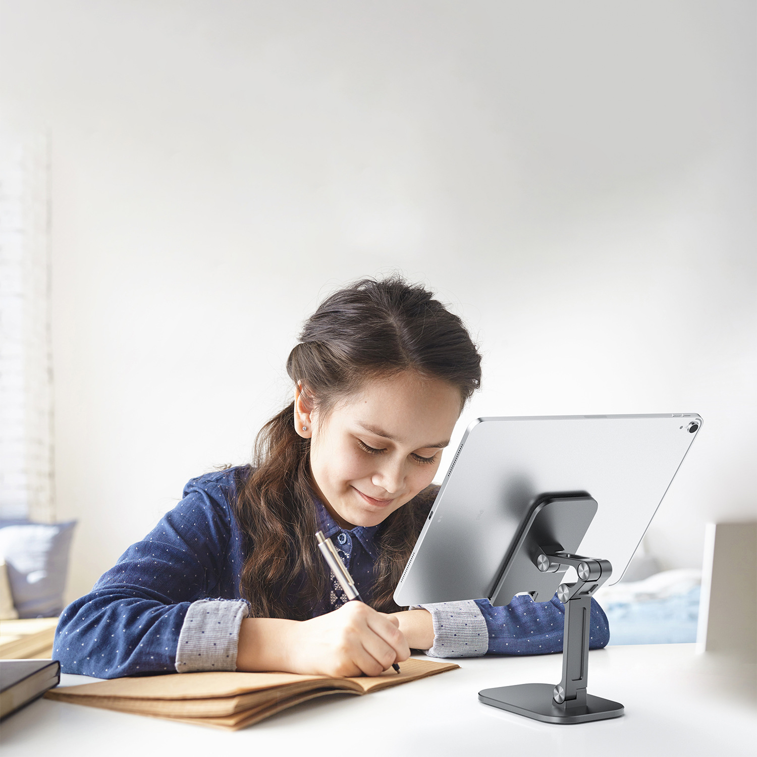 直播支架便携可折叠伸缩桌面支架 新款硅胶防滑手机支架 礼品支架