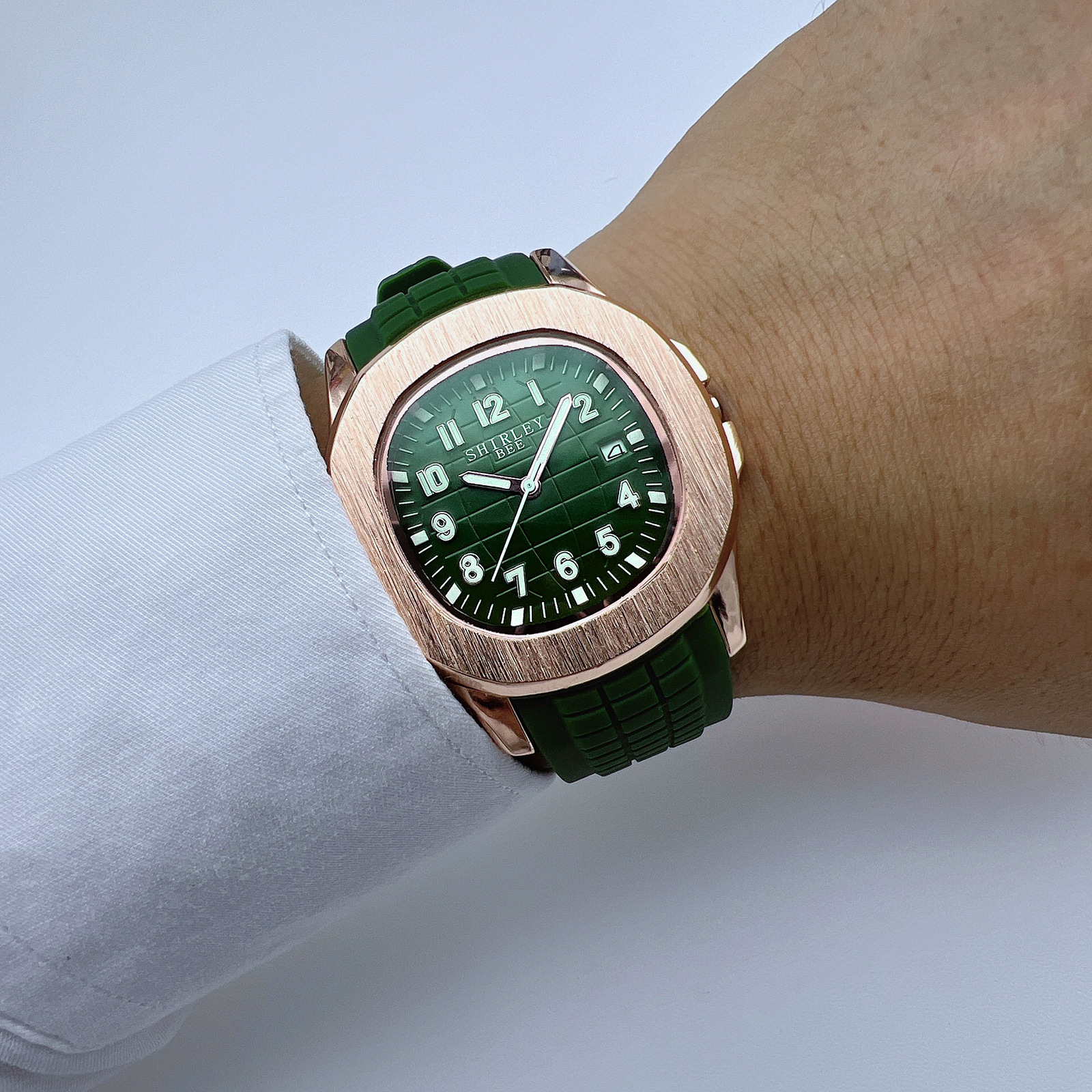 Ventas transfronterizas calientes de reloj de correa de goma para hombres comercio exterior cuadrado guacamole serie de relojes de negocios relojes deportivos