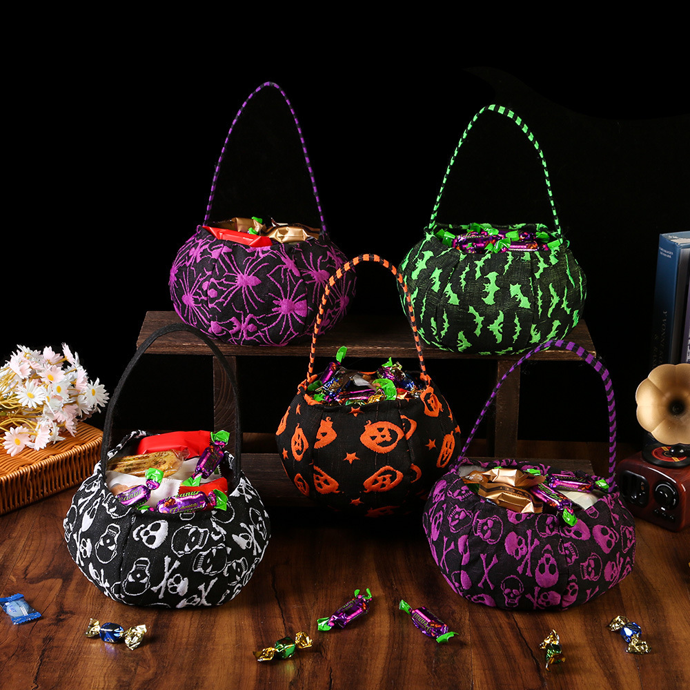 2025 nueva bolsa de dulces de Halloween transfronteriza de tela de punto cosida versión completa de la bolsa de dulces de vestir para niños con patrón tridimensional