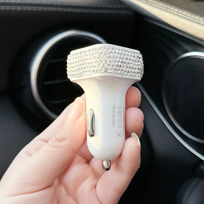 Mobil şarj cihazları | Multi-Function Telescopic Three-In-One Mobile Phone - white-diamond-car-charger-conversion-head-fast-charge