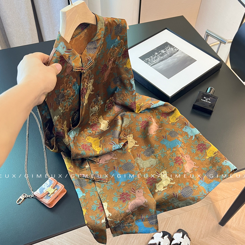 New Chinese-Style National Style Rabbit Pattern Improved Cheongsam-Style Shirt for Women, Summer 2025 New Model, Elegant Long Top with Buttoned Design New Chinese-Style National Style Rabbit Pattern Improved Cheongsam-Style Shirt for Women, Summer 2025 New Model, Elegant Long Top with Buttoned Design