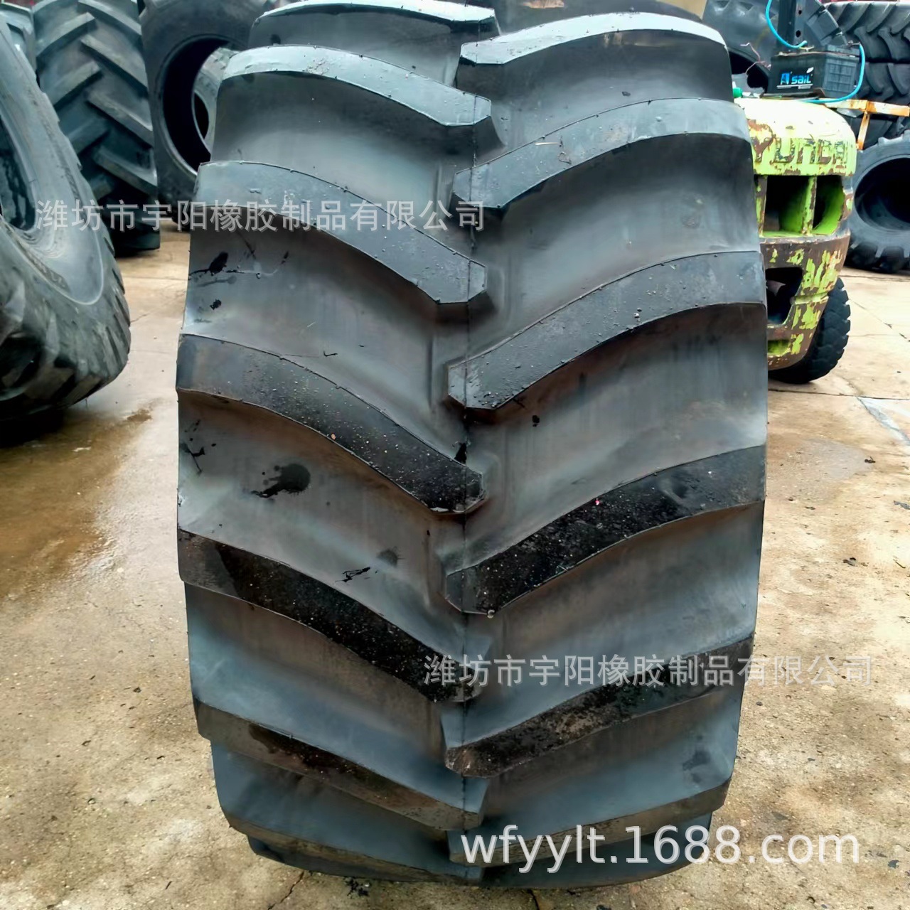 悬浮林业轮胎  48X25.00-20 林业胎  宽基人字花纹轮胎