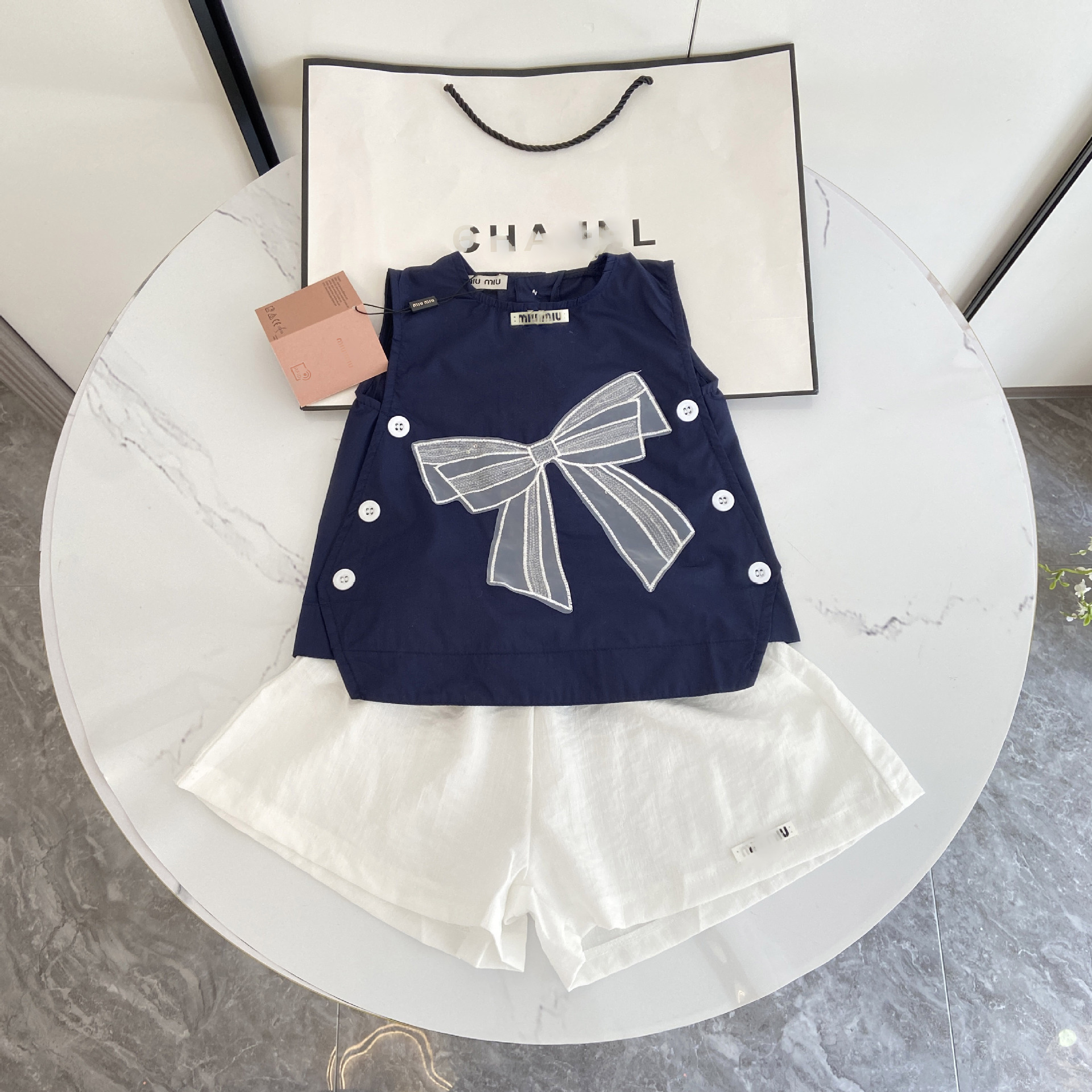Summer vest sleevless