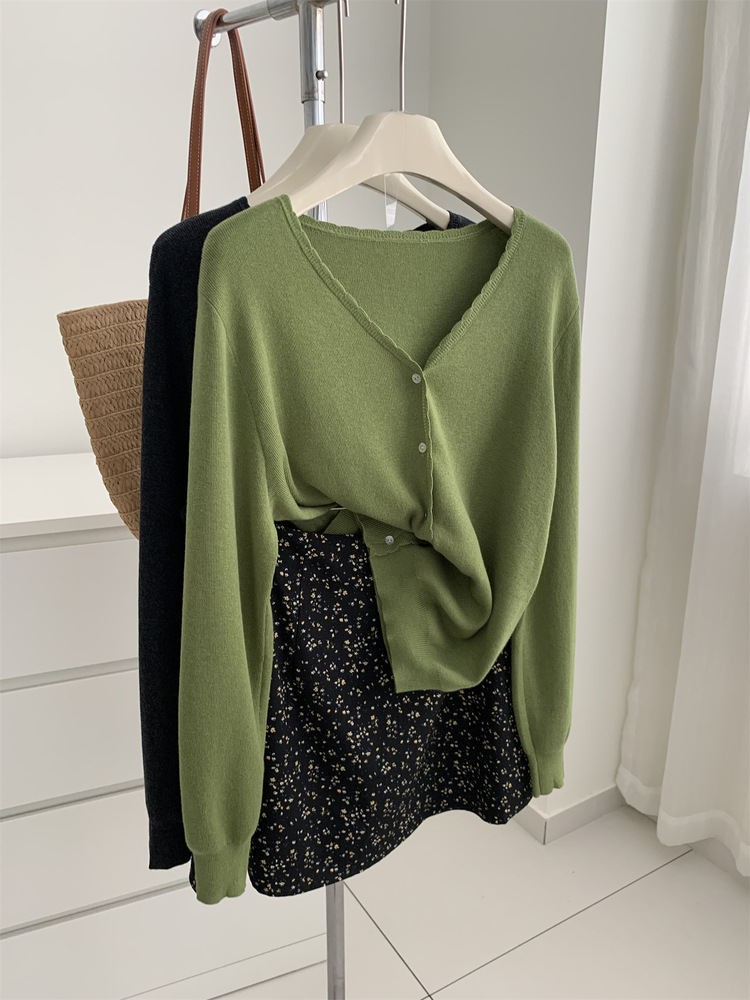 温柔复古花边V领羊毛针织开衫女韩系慵懒感贝壳扣薄毛衣外套秋冬