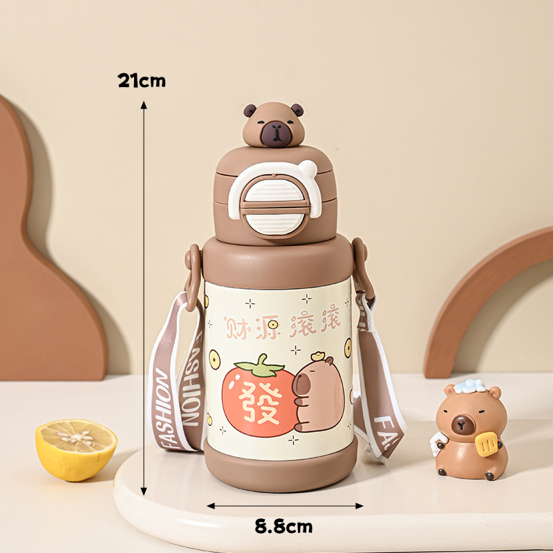 2025 Kapibara taza de calor para niños de alto valor facial, gran capacidad para llevar lindos tazas de agua portátiles