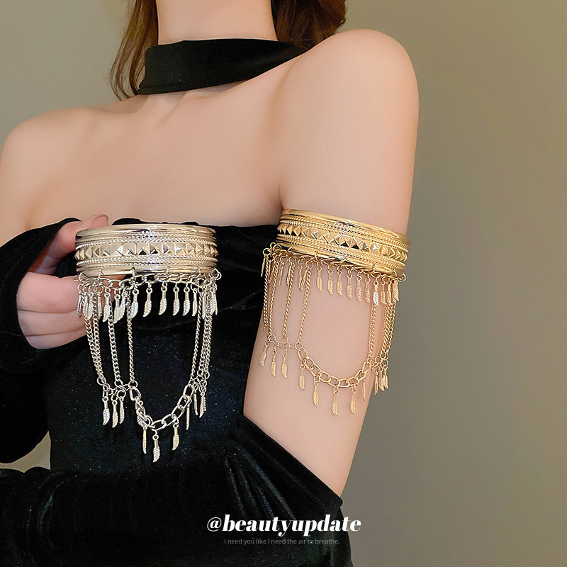 Brazalete de borla de cadena de plumas de metal transfronterizo, brazalete, diseño de moda personalizado, pulsera exótica, joyería femenina