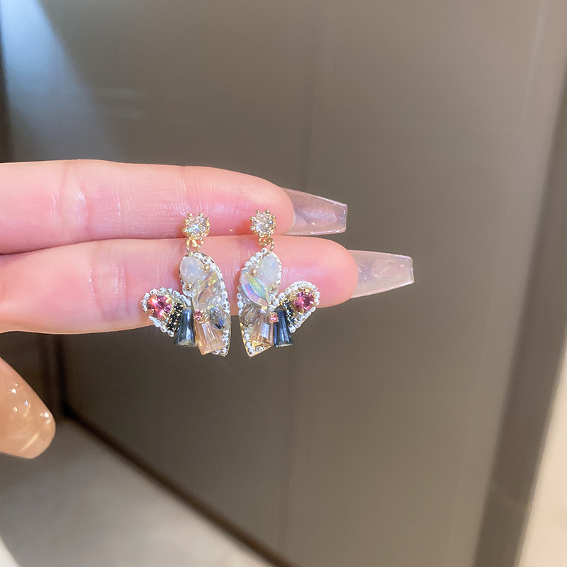 Agujas de plata con diamantes azules mariposa flor aretes de cristal coreanos delicados pequeños pernos frescos de moda para mujeres image 24