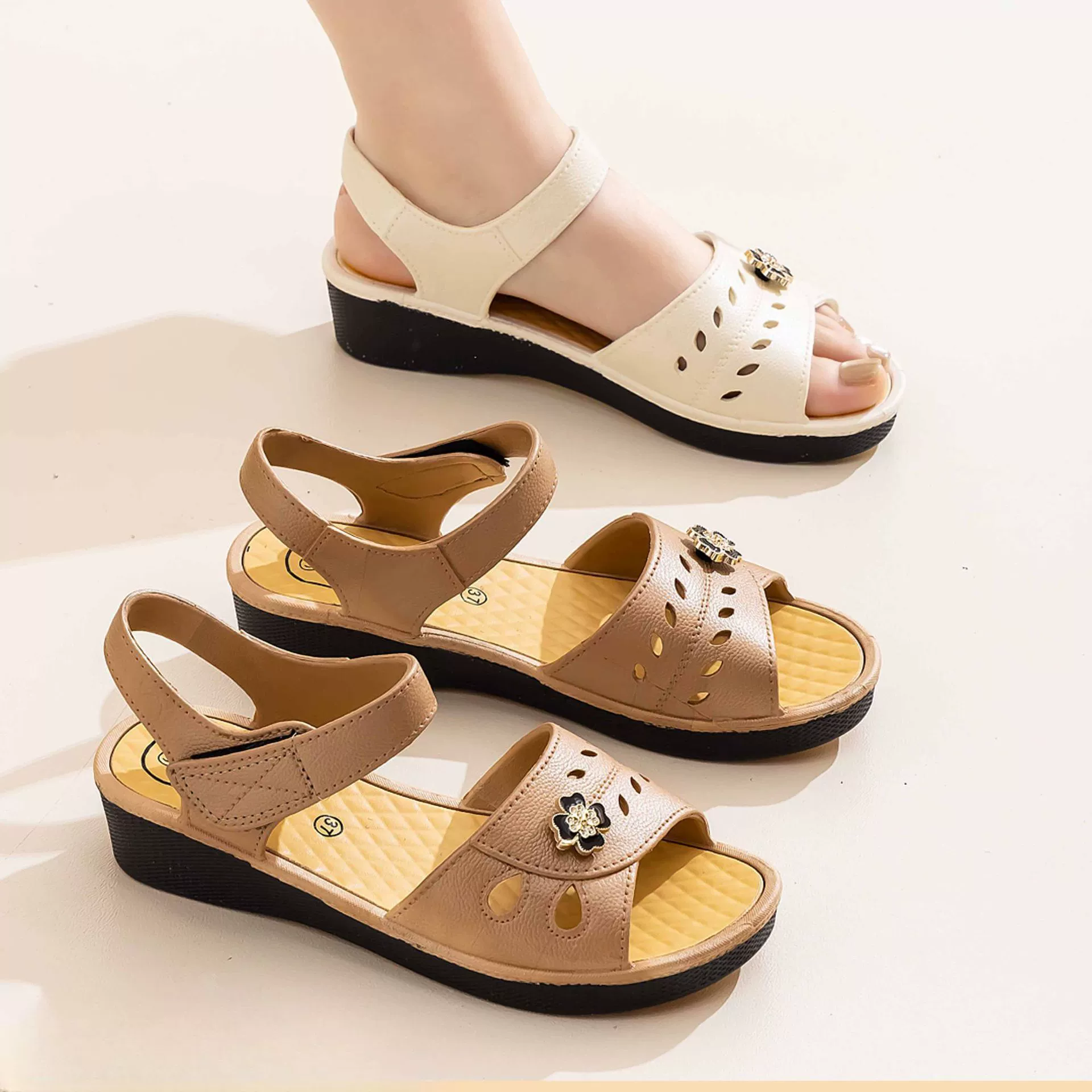 Дропшиппинг модных женских сандалий 2025 года, горячий стиль, повседневные, универсальные, водонепроницаемые, нескользящие, для женщин среднего и пожилого возраста, обувь для мам.