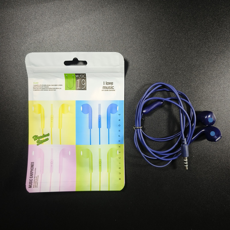 U19 música con cable y medio en el oído con graves pesados con control de cable de trigo, auriculares en bolsa, auriculares al por mayor