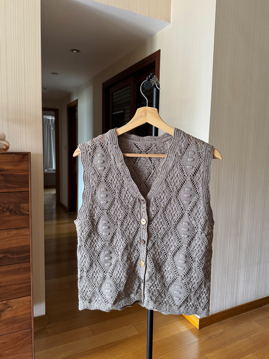 Áo ba lỗ dệt kim cổ V tay loe nữ màu nâu nhạt — nâu chi tiết 8