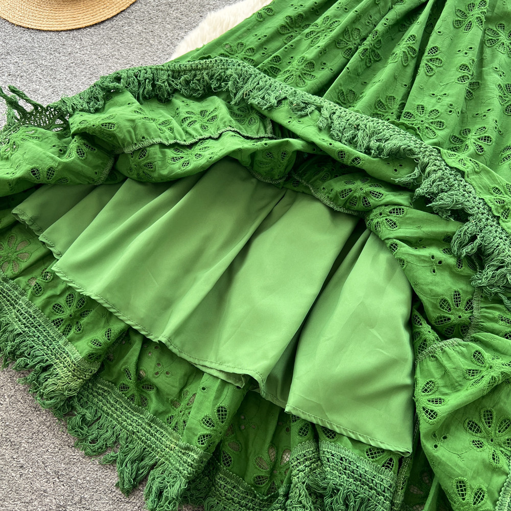 French Style Green Lace Spaghetti Strap Maxi Dress For Women, V-Neck Boho Summer Dress With Ruffles And Waist Tie_ecoleips.com