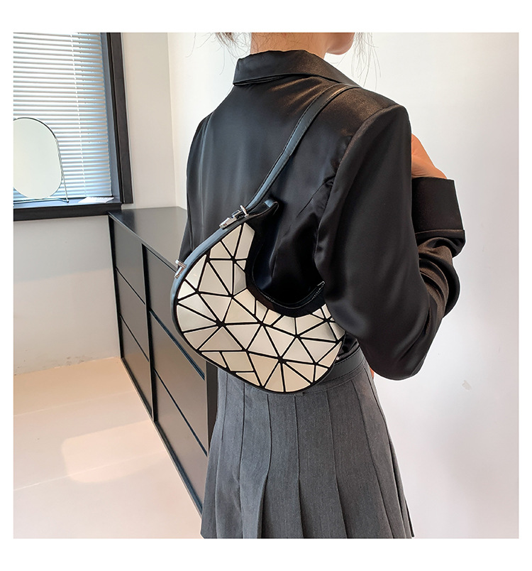 Geometric Armpit Bag For Women Versatile Trendy Shoulder Handbag_voghion.com