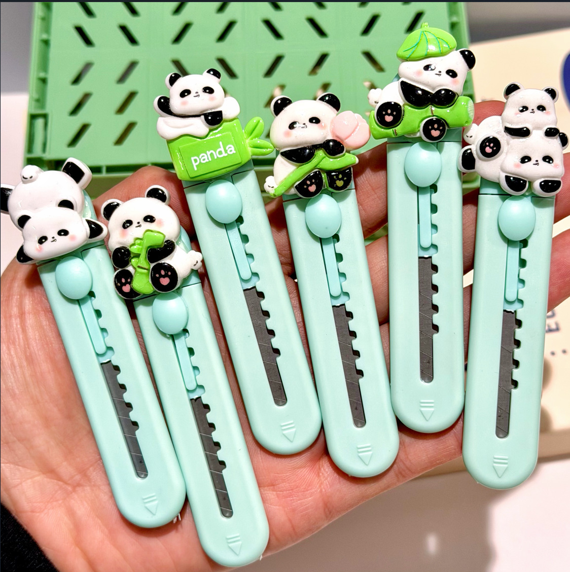 Cuchillo de arte de resina panda adorable estudiante pequeño mini cuchillo de papel pintado desmontar cuchillo de entrega rápida cuchillo de apertura al por mayor
