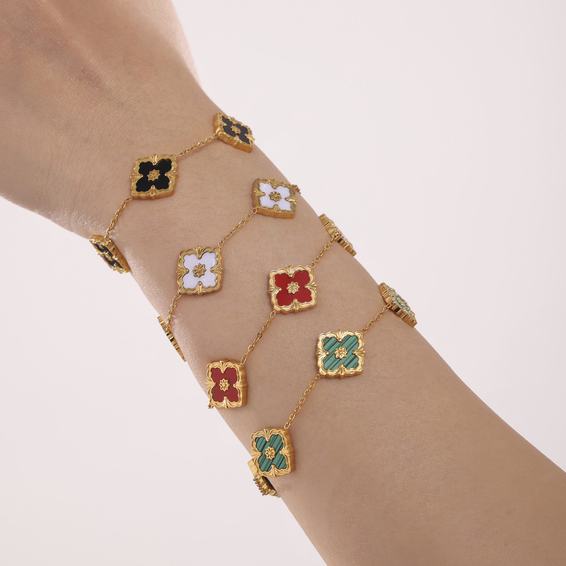 Nuevo buchilati cuatro hojas de flores 5 pulseras de flores CNC versión alta chapado 18k lujo ligero diamante corte en stock