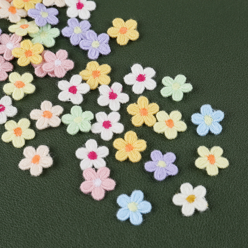 1.5cm Five-Petal Small Flower Embroidery Decorative Patch for Repairing Holes, Hair Accessories, Hair Clips, Clothing Accessories, Fabric Patches, and Materials