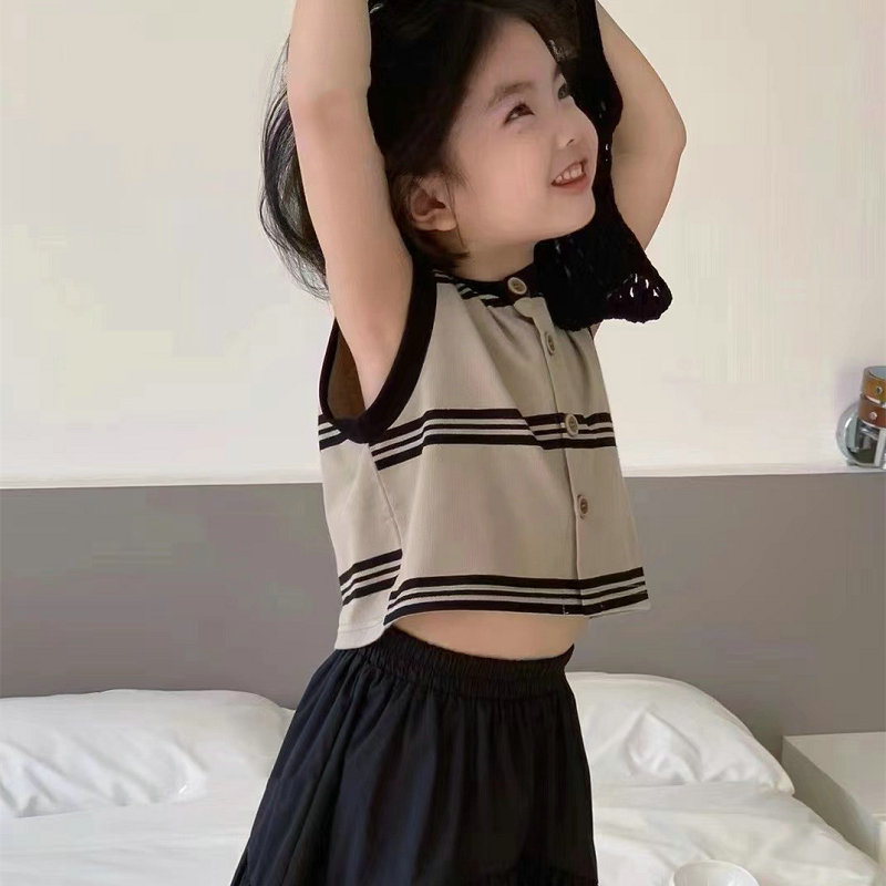 set with a round collar