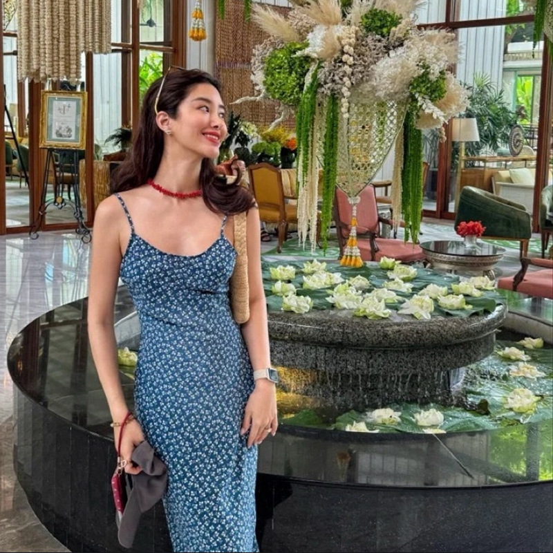 Spot 960 New Style 2025 Silk Blue Floral Low-Cut Mid-Length Slim Backless Dress French Holiday Style