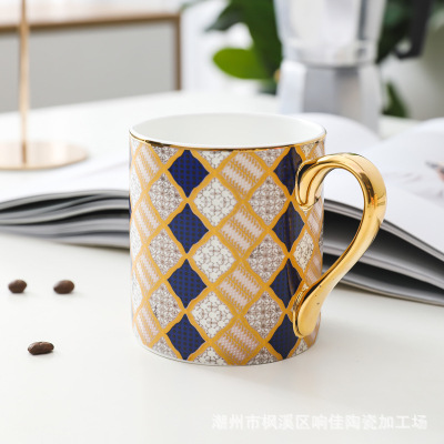 蓝方格马克杯.jpg