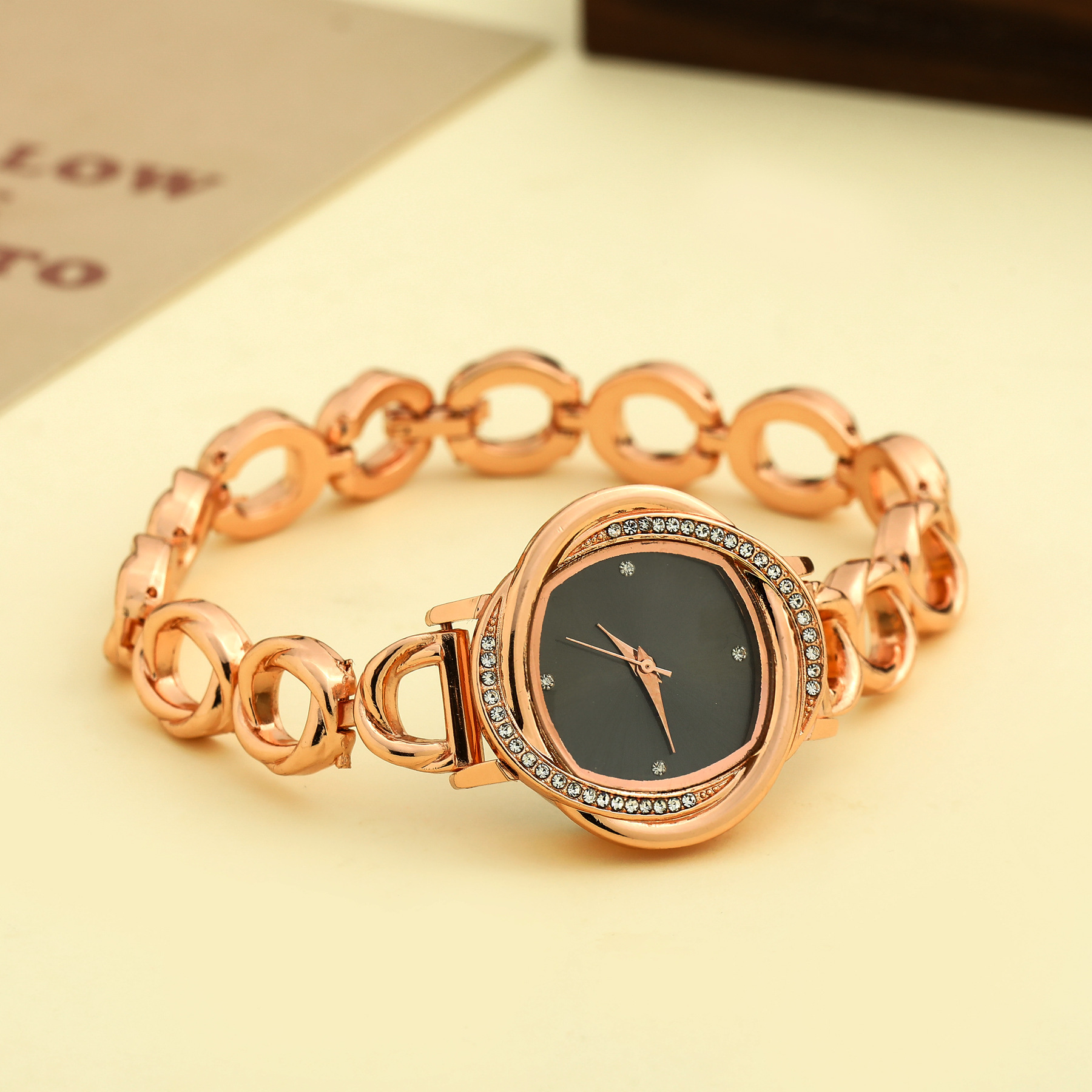 Casual Simple Style Solid Color Jewelry Buckle Quartz Women's Watches display picture 4